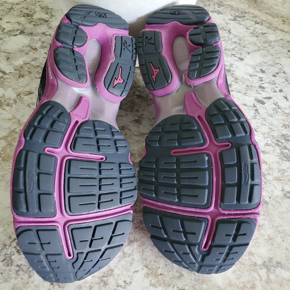 Mizuno Wave Rider 19   X10 Women's Size 10 Sneaker - Picture 5 of 9
